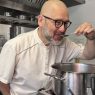 Les goûts de leur enfance. Le chef étoilé Sébastien Bonnet et le lapin de sa grand-mère
