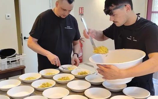 « On commence à nous appeler dès janvier » : en Centre Bretagne, ce chef étoilé a créé un repas convivial et festif