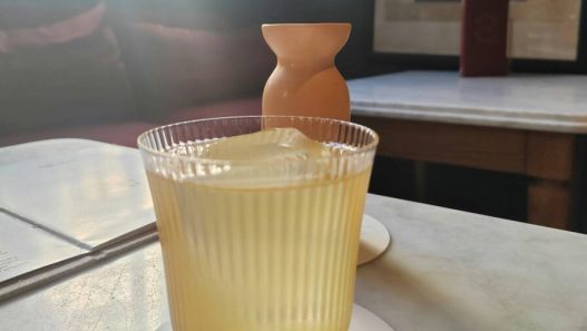BAR À COCKTAILS — À Paris, au 1802, plus grand bar à rhum au monde, un nouveau menu de cocktails pour raconter le cycle de vie des matières premières
