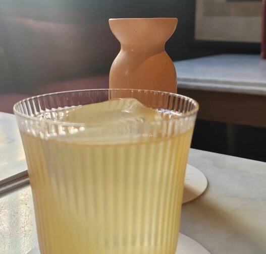 BAR À COCKTAILS — À Paris, au 1802, plus grand bar à rhum au monde, un nouveau menu de cocktails pour raconter le cycle de vie des matières premières