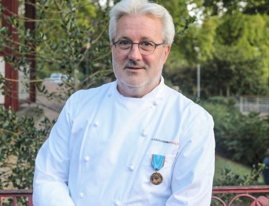 Moselle : le chef étoilé Stephan Schneider reçoit la Médaille de bronze du Tourisme