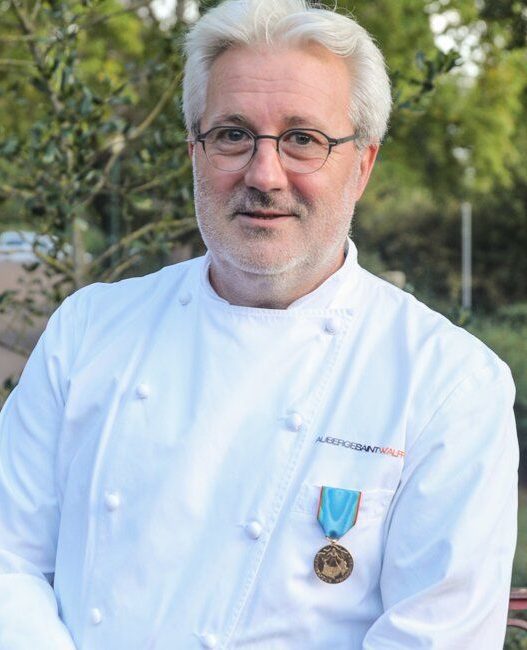 Moselle : le chef étoilé Stephan Schneider reçoit la Médaille de bronze du Tourisme