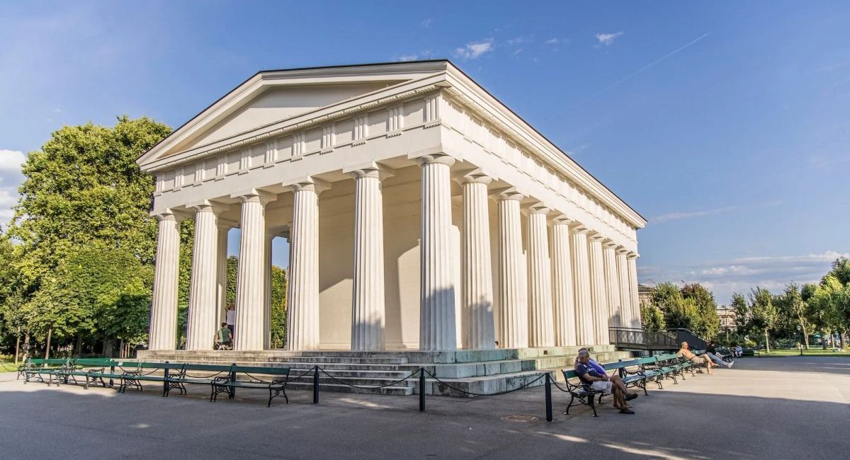 Près de Lyon, ce temple antique devient un resto gastronomique géant pour célébrer Paul Bocuse